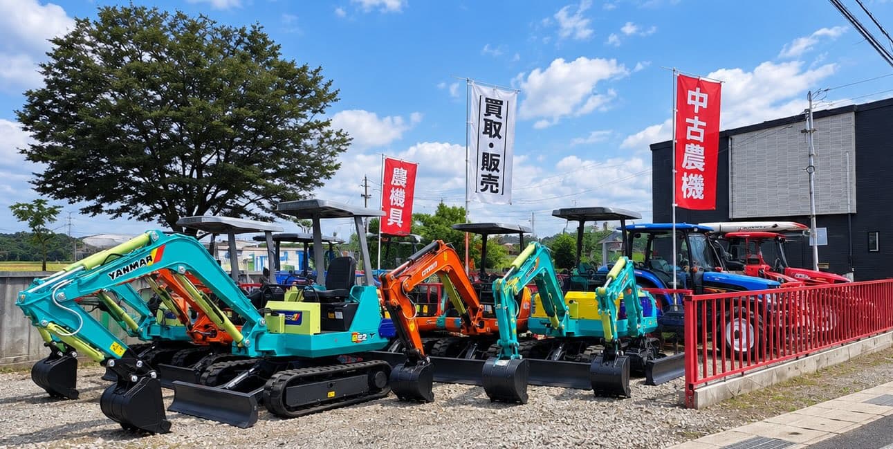 Compact excavators and mini excavators on display at the TopMachine.Lk showroom yard